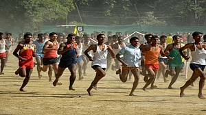 कोरोना वायरस का खतरा, सेना की भर्तियां रद्द, अगले एक महीने तक रहेगी रोक