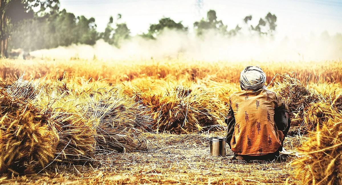 मोदी सरकार की एक और योजना जुमला साबित, बंद होने के कगार पर है फसल बीमा योजना