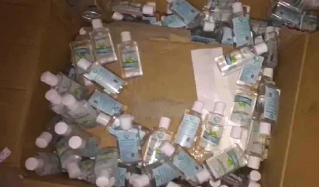 कोरोना वायरस: नोएडा में नकली सैनिटाइजर और मास्क बनाने वाली फैक्टरी का पर्दाफाश, प्रशासन ने किया बड़ा खुलासा