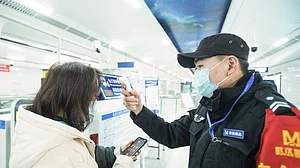 दुनिया की 5 बड़ी खबरें: कैलिफोर्निया तट पर खड़े क्रूज में कोविड-19 के 21 मामले, पाकिस्तान में भारी बारिश से 17 मरे