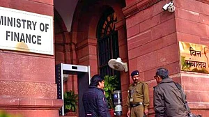 कोरोना संकट के बीच आज से नया वित्त वर्ष चालू हुआ, 30 जून तक करदाता कर सकते हैं रिटर्न फाइल