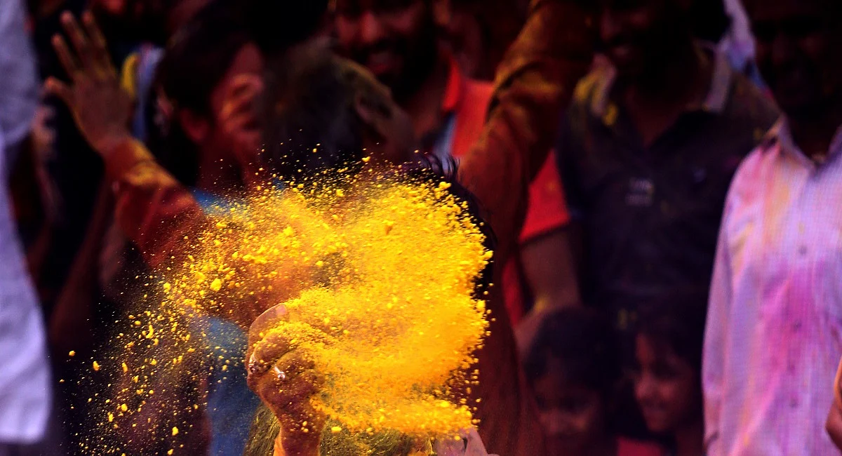 होली व्यंग्यः अभी नहीं आया सही वाला समय, जिसे राजनीति में टाइमिंग कहते हैं!