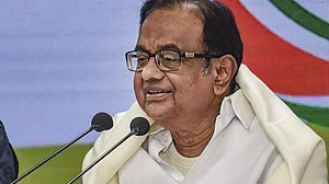 कांग्रेस ने बैंक डिफाल्टरों पर कार्रवाई को झूठ बताकर निर्मला सीतारमण पर साधा निशाना, पूछे ये चार सवाल