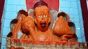 कोरोना लॉकडाउन: यूपी में इस जगह पर हनुमान जी की मूर्ति को लेकर फैली ऐसी अफवाह, उड़ गई लॉकडाउन की धज्जियां