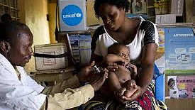 कोरोना के बाद करोड़ों बच्चों पर खसरे का खतरा, महामारी के चक्कर में 24 देशों में टीकाकरण अभियान बंद