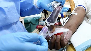 कोरोना पर फिर पलटी सरकार, कहा- प्लाज्मा थेरेपी से संभव नहीं इलाज, केवल ट्रायल के तौर पर करें प्रयोग