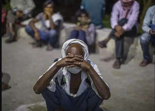 कोरोना संकट में सरकार का मजदूर विरोधी चेहरा उजागर, लॉकडाउन के बहाने श्रमिकों के अधिकार कुचलने की तैयारी