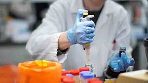 बिहार में बड़े शहरों के बाद छोटे शहरों में पांव पसार रहा कोरोना, 38 में से 29 जिलों में पहुंचा संक्रमण