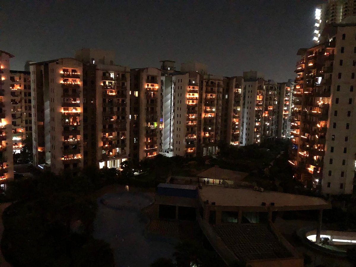 कोरोना भगाने के लिए देश ने #9बजे9मिनट तक जलाए दीये, पूरा देश हुआ मुहिम में शामिल