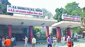 हरियाणा: डॉक्टरों-पैरामेडिकल स्टाफ के लिए सुरक्षा उपकरणों की उपलब्धता पर क्या छिपा रही है खट्टर सरकार