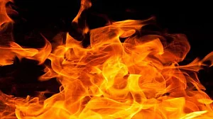 यूपी: लॉकडाउन के बीच हादसे से कोहराम, मासूम भाई-बहन की जिंदा जलकर मौत, खेल-खेल में झोपड़ी में लगी आग