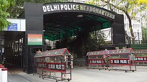 कोरोना संकटः दिल्ली पुलिस के अफसर-जवान अब नहीं जाएंगे घर, होटलों में ठहरने का किया गया इंतजाम