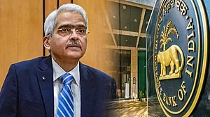 देश की खस्ताहाल अर्थव्यवस्था में RBI ने की जान फूंकने की कोशिश, रिवर्स रेपो रेट में कटौती के साथ किए ये ऐलान