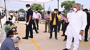 कोरोना से टकराता छत्तीसगढ़: एकमात्र ऐसा राज्य जो तरीके से लड़ रहा कोरोना से लड़ाई! 70% मरीज हुए स्वस्थ