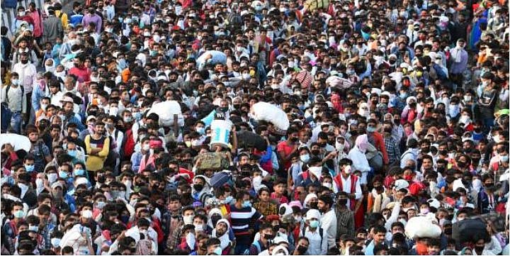 मृणाल पाण्डे का लेखः मजदूर दिवस नहीं, मजबूर दिवस है यह