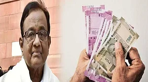 सांसें रोककर बैठे हैं 12 करोड़ से ज्यादा लोग, अप्रैल की सैलरी मिलेगी भी या नहीं: चिदंबरम