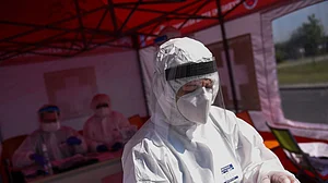 देश में 24 घंटे में कोरोना के 10 हजार से ज्यादा नए मामले आए सामने, 125 लोगों ने तोड़ा दम