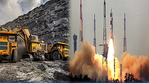 आत्मनिर्भर भारत के नाम पर मोदी सरकार ने खनन से गगन तक निजी क्षेत्र के लिए खोल दिए दरवाजे