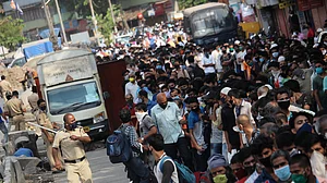 कोरोना अपडेट: अब डराने लगी वायरस की रफ्तार, पिछले 24 घंटे में 6977 नए केस, 154 लोगों की मौत