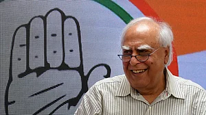 PM मोदी के ऐलान पर कपिल सिब्बल का तंज, बोले- 20 लाख करोड़ नहीं असली आर्थिक पैकेज तो 4 2020 ही है