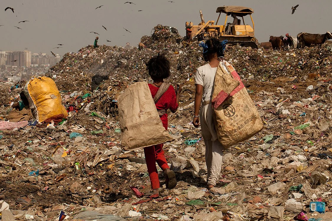  रेलवे स्टेशन, बस स्टैंड और ट्रैफिक सिग्नल पर दिखने वाले हजारों बच्चे लॉकडाउन में हो गए गायब, आखिर गए कहां ?  