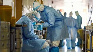 कोरोना: दिल्ली एम्स के मेडिसिन विभाग के पूर्व HOD की मौत, RML अस्पताल के डीन हुए संक्रमित