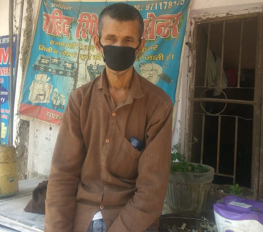 लॉकडाउन पर छलका एक कूकर-मिक्सी मिस्त्री का दर्द- बहुत मुश्किल भरे दिन रहे, अभी भी कोई उम्मीद नहीं