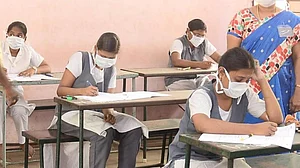 संकट में पलायन कर चुके सीबीएसई छात्रों का साल नहीं होगा खराब, नजदीकी स्कूल में करें रिपोर्ट, वहीं होगी परीक्षा
