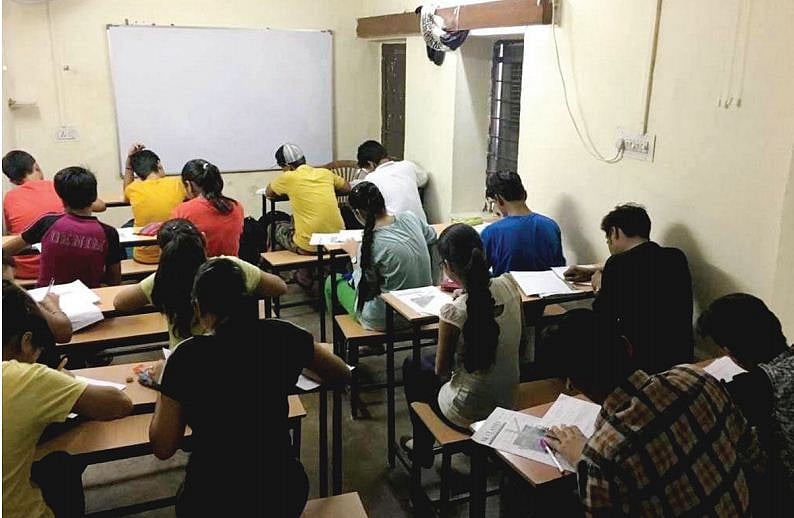 बच्चों के बिना थम गया कोटा का सारा कारोबार, लोगों को बच्चों के लौटने का बेसब्री से इंतजार