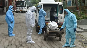 राजधानी दिल्ली में कोरोना का कहर, 24 घंटे में 74 मौत, 1647 नए केस ने उड़ाए होश