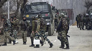 जम्मू-कश्मीर में आतंकियों के खिलाफ बड़ी कार्रवाई, बीते 24 घंटे में सुरक्षा बलों ने 8 आतंकियों को किया ढेर