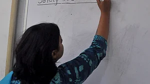 'अनामिका शुक्ला' पर 5 और एफआईआर, उसकी सच्चाई जानकर रह जाएंगे हैरान!