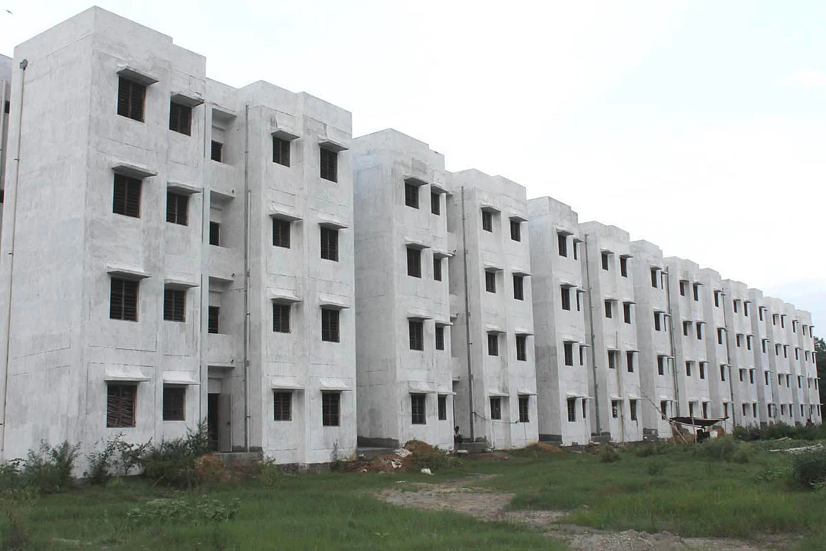 इसे कहते हैं चिराग तले अंधेरा: पीएम मोदी की योजना का गुजरात में ही अफसरों ने लगा दिया पलीता