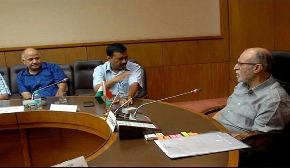 केजरीवाल सरकार और उपराज्यपाल में फिर ठनी, 5 दिन आइसोलेशन पर विवाद के बाद बैठक स्थगित