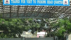 तिहाड़ में विदेशी कैदी हुए थे हिंसक, जेल से भागने की कोशिश की थी, 15 कैदियों और 10 जेल कर्मियों को आईं थी चोटें