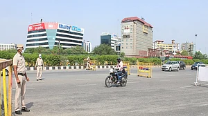 गुरुग्राम के कोरोना प्रभावित क्षेत्रों में पूर्ण लॉकडाउन, जानें किन इलाकों में लगी पाबंदी