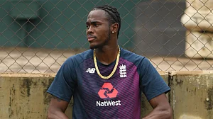 खेल की 5 बड़ी खबरें: BCCI ने महाप्रबंधक सबा करीम से मांगा इस्तीफा और इंग्लैंड के इस गेंदबाज पर लगा जुर्माना