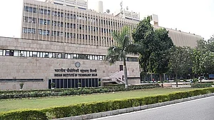 IIT के लिए बोर्ड में 75% अंक की अनिवार्यता में मिलेगी छूट, कई छात्रों के लिए सुनहरा मौका