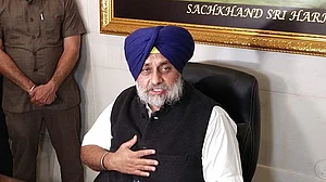 पंजाब में अकाली दल में घमासान, बागियों ने सुखबीर बादल को हटाकर चुना नया पार्टी अध्यक्ष
