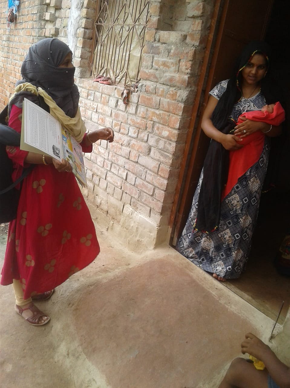 द्वाबा विकास एवं उत्थान समिति ने आयोजित किया स्तनपान सप्ताह, गांव-गांव जाकर बताया मां के दूध का महत्व