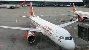 केंद्र सरकार के आश्वासन के वाबजूद एयर इंडिया ने रातों-रात 50 पायलटों को निकाला, ICPA ने कहा- ये क्या हो रहा है?