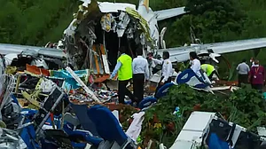 विमानन विशेषज्ञों ने बताया कि कैसे और क्यों कोझिकोड में हादसे का शिकार हुआ होगा एयर इंडिया का विमान