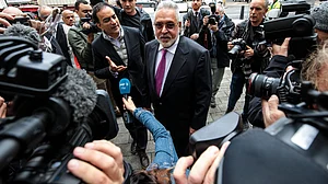 सुप्रीम कोर्ट में विजय माल्या की फाइल से दस्तावेज गायब! 20 अगस्त तक स्थगित हुई पुनर्विचार याचिका