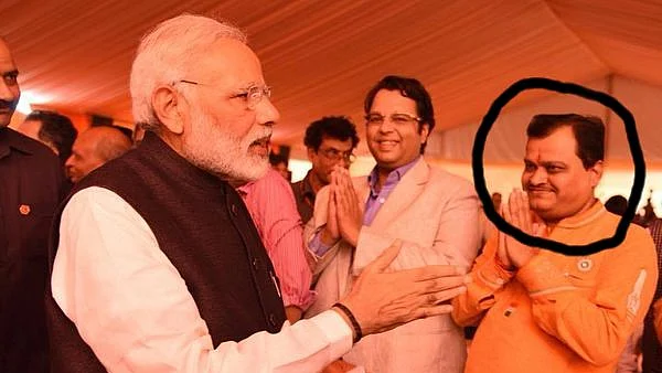 फोटो सुरेश चव्हाणके के फेसुबक पेज से ली गई है