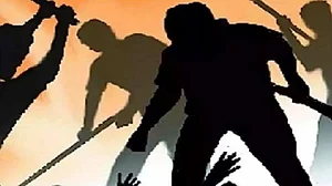 शर्मनाक! ओडिशा के भद्रक में एक शख्स को पहले पीटा, फिर सिर मूंडा, इसके बाद मूत्र पीने के लिए किया मजबूर
