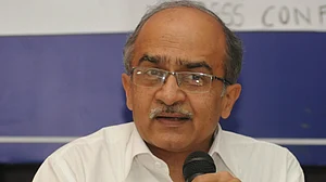 प्रशांत भूषण ने अपने ट्वीट के लिए माफी मांगने से किया इनकार, बोले- ये मेरे विवेक और इस संस्था के खिलाफ होगी