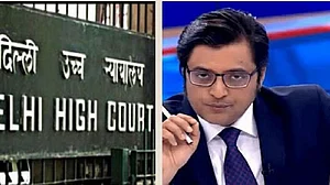 रिपब्लिक टीवी को नियमों का उल्लंघन पड़ा भारी! दिल्ली HC का सूचना मंत्रालय को आदेश, 4 हफ्ते में चैनल पर लें एक्शन