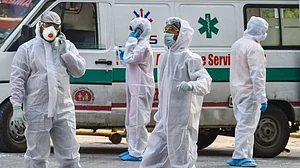 कोरोना वायरस से 48 मौतों के बाद यूपी के 4 निजी अस्पतालों को नोटिस, इलाज में लापरवाही बरतने का आरोप