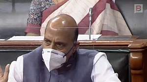 लद्दाख में एक चुनौती के दौर से गुजर रहे हम, द्विपक्षीय समझौतों का उल्लंघन कर रहा चीन: राजनाथ सिंह