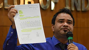 UN पहुंची कफील खान और सीएम योगी की लड़ाई! मानवाधिकार आयोग को डॉ. कफील ने पत्र लिखकर की शिकायत